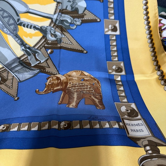 HERMES❤️ "CUILLERS D’ AFRIQUE" SILK SCARF HAND-ROLLED EDGES COMES W/ BOX⭐️ - Picture 4 of 6
